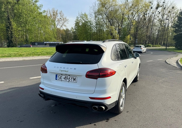 Porsche Cayenne cena 154900 przebieg: 105000, rok produkcji 2017 z Katowice małe 781